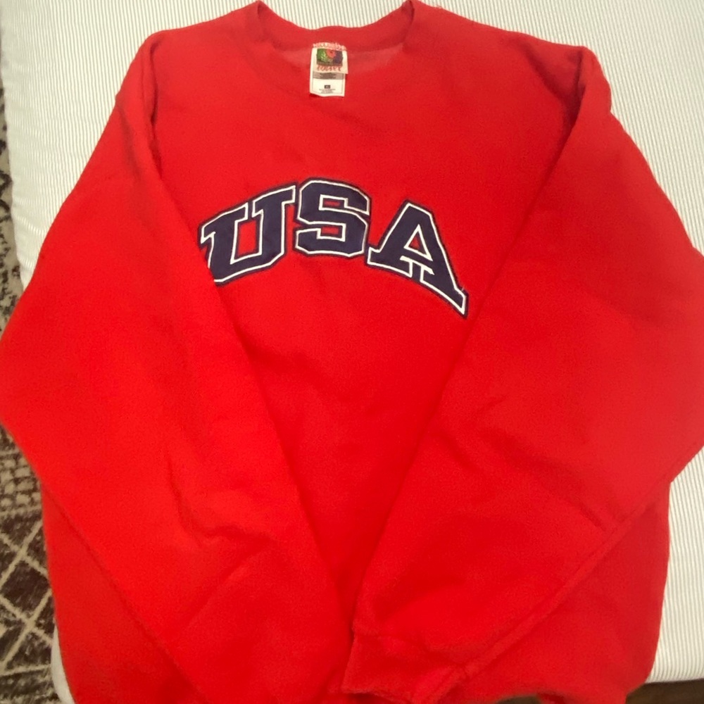Fruit of the loom USA made in Mexico sweater.